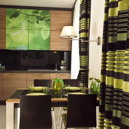 Elite Maraton Gardens Apartment *