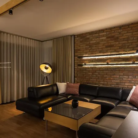Elite Maraton Gardens Apartment