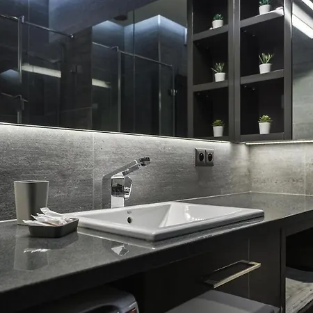Elite Maraton Gardens Apartment